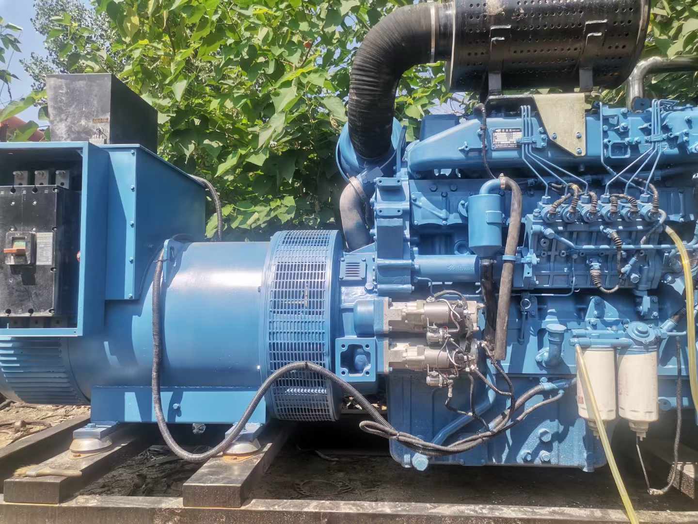 普安详细说明降低 800kW 柴油发电机输出电流波动的方法