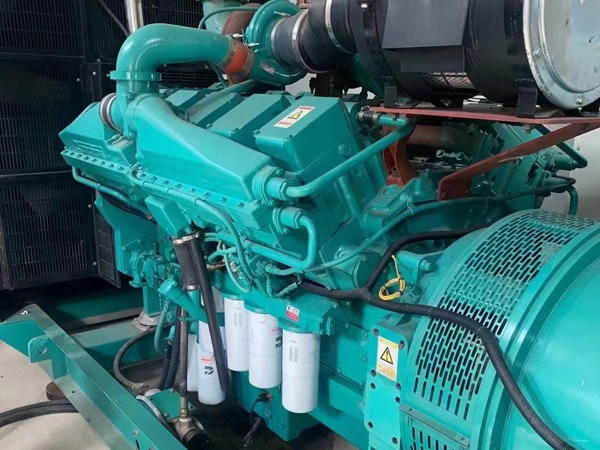 普安更换100kW柴油发电机组机油时，需要注意哪些事项？